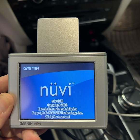 Garmin Nuvi gps - Picture 3 of 5